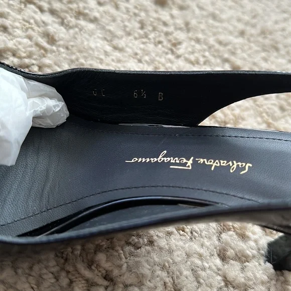 Salvatore Ferragamo Karine Black Patent Leather Pump NWT - Picture 7 of 13